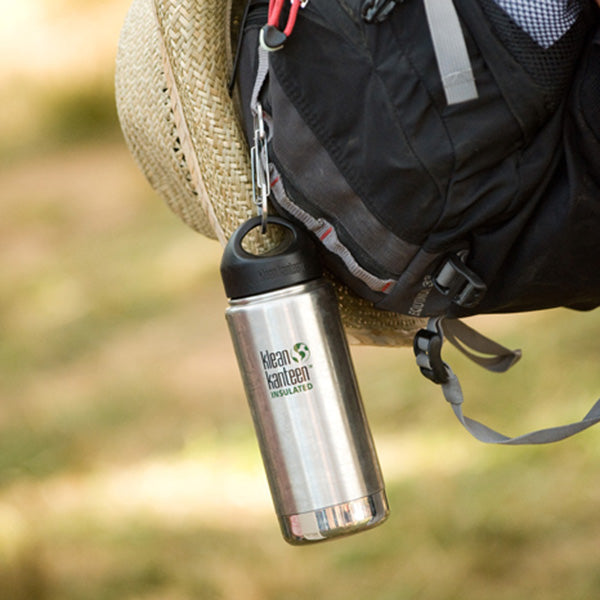 steel-s-biner-3-t5 carabiner_steel_bottle_backpack_lifestyle_dd4fef2d-f5d2-4f32-ac05-c706bd6b518e.jpg