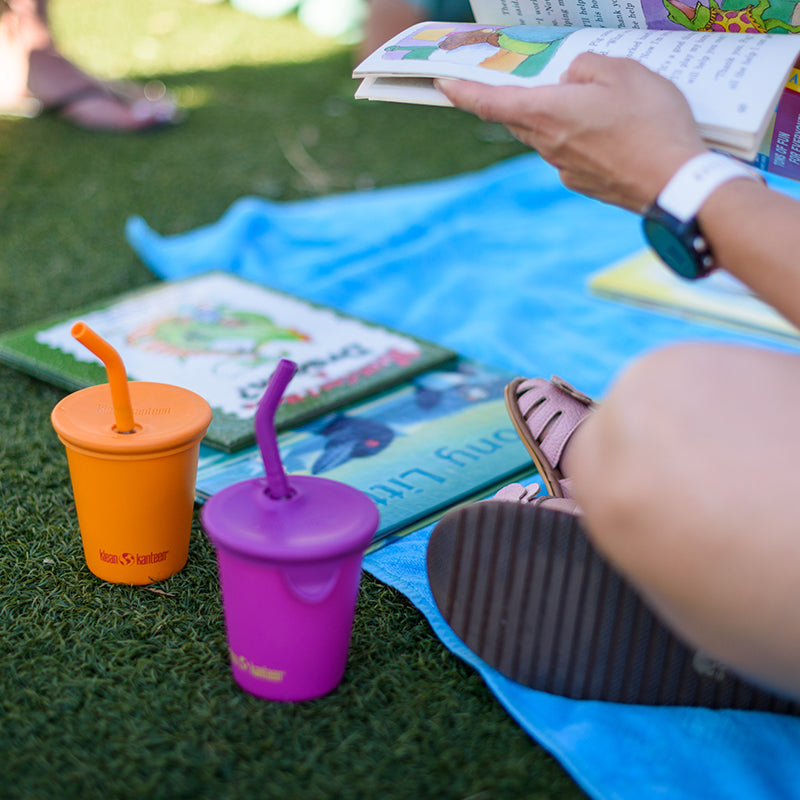 kid-s-sippy-cup-and-wide-water-bottle-set-e9 10oz_kids_cups_straw_reading_blanket_square.jpg