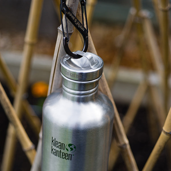 classic-steel-loop-cap-s9 40oz_bottle_steel_loop_cap_lifestyle.jpg
