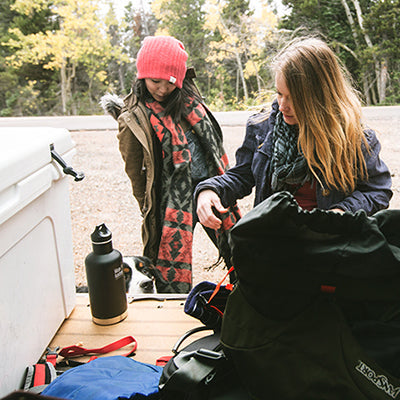 64oz-classic-with-loop-cap-v8 64oz_insulated_classic_backpackers_tailgate_square.jpg