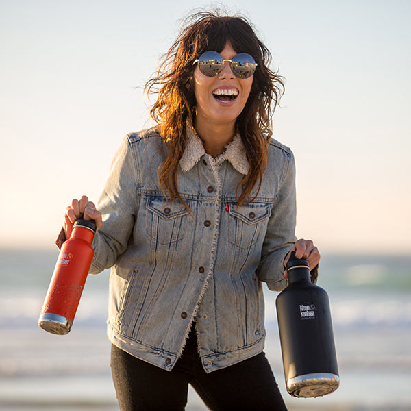 64oz-classic-with-loop-cap-v8 64oz_insulated_classic_black_beach_smile_square.jpg