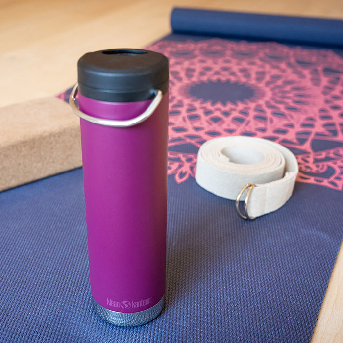 tkwide-twist-cap-with-straw-kit-l0 K20TKWPT-PP-T-TWIST-yoga_bottle_closed_lifestyle_a5ac6535-9c60-42bb-86fe-b94b5cef2b68.jpg