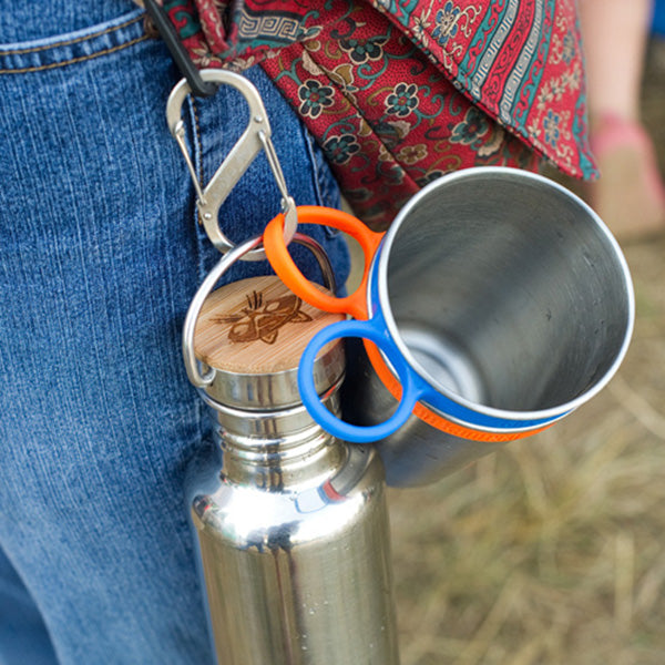 steel-s-biner-3-t5 carabiner_steel_clip_bottle_lifestyle_f9a2dad1-cd06-4894-b3ff-13476b2b5a87.jpg