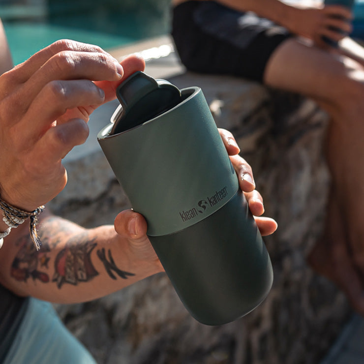 flip-lid-s8 rise_flip_lid_small_tumbler_open.jpg