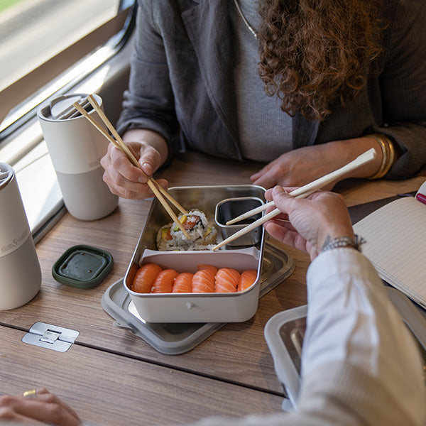 55oz-rise-food-box-big-meal-f8 rise_food_lunch_box_big_meal_tofu_sushi_share_square.jpg