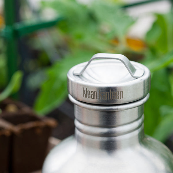 classic-steel-loop-cap-s9 stainless_cap_garden_lifestyle.jpg