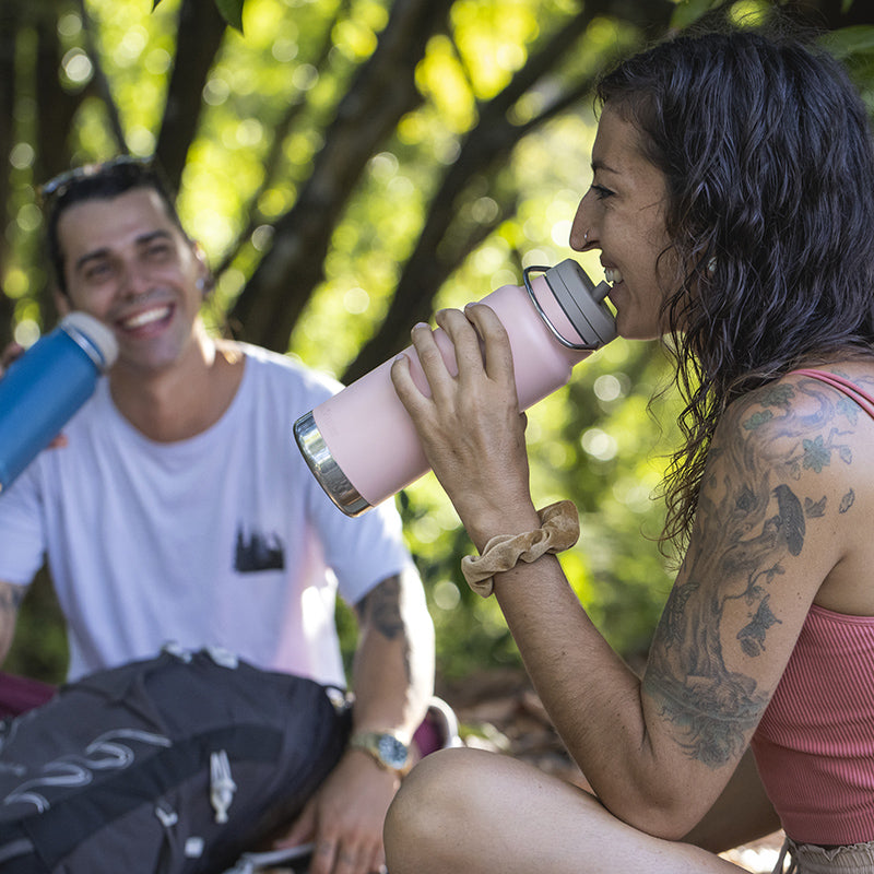 32oz-tkwide-with-twist-cap-x5 tkwide_32oz_insulated_bottle_twist_costarica_couple_drink_square.jpg